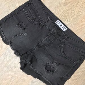HOT TOPIC JEAN SHORTS SIZE 1